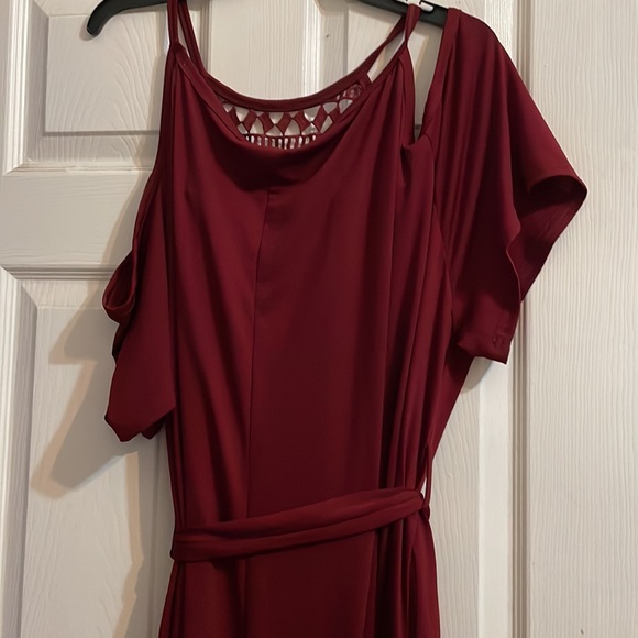 Burgundy/Maroon dress with sash. Off the shoulder with a lattice front. - Picture 5 of 5